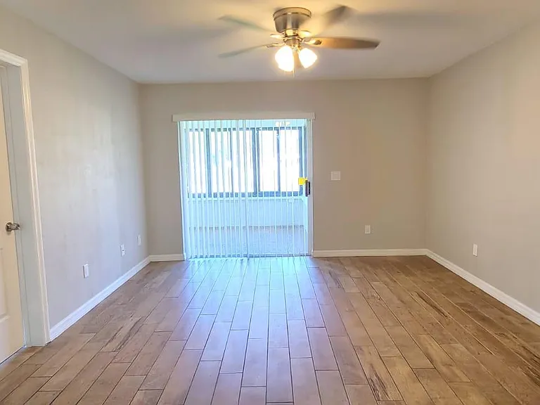 816 Brimfield Ct — Photo 28