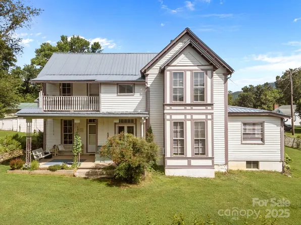 133 Lawson St, Hot Springs, NC 28743