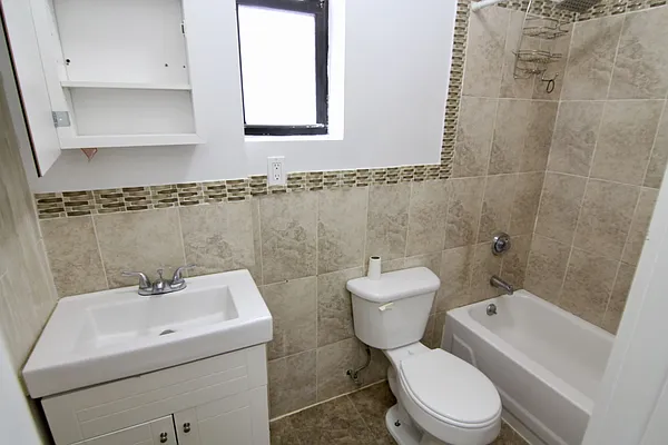 Rented by Lucky Apt Inc | media 18