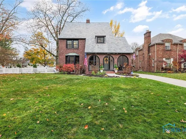 2247 Pemberton Dr, Toledo, OH 43606