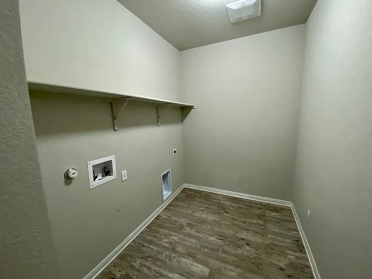 632 Donegal Ln — Photo 17
