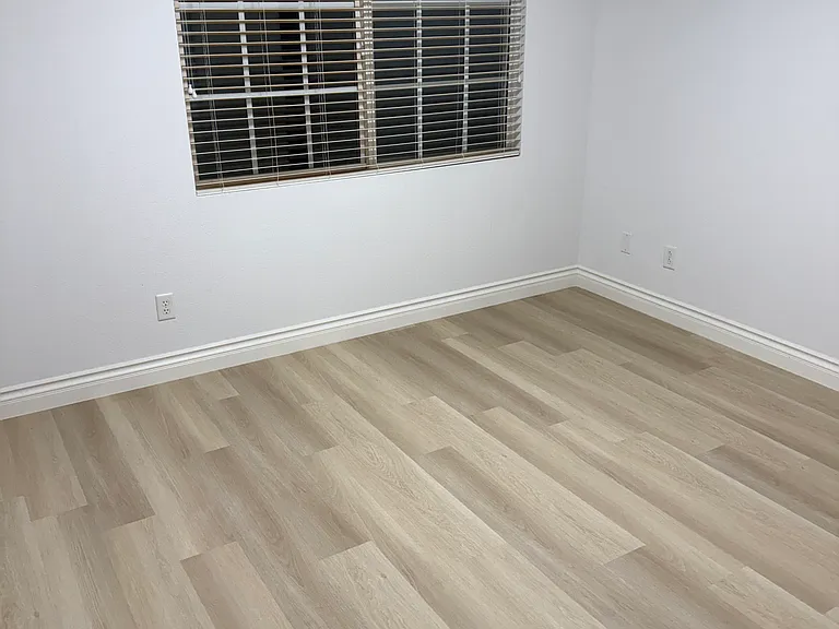 5080 Plymouth Bay Ct — Photo 2