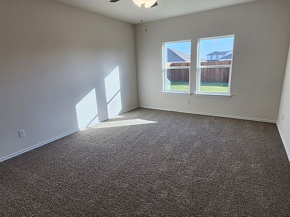 5th image of 1214 Breezy Oak Dr