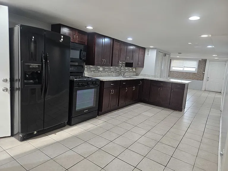 1935 N Leamington Ave #1 — Photo 7