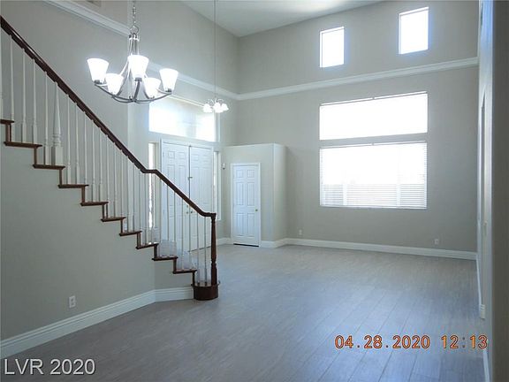 4th image of 306 Lindbrook St #0