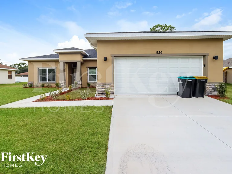 926 Braganza Ave SE — Photo 1