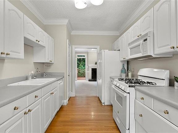 5th image of 104 Weatherburne Dr #104