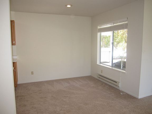 5th image of 14 Marina Lakes Dr