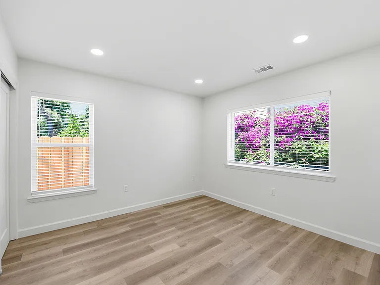 447 Alviso St — Photo 20