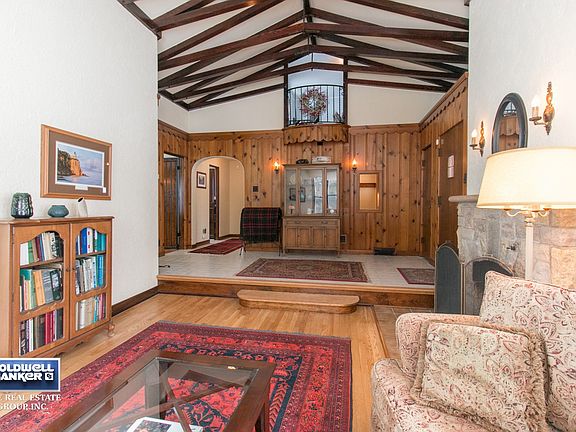 5th image of 2815 Nicolet Dr