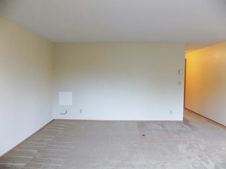 Woodside Condos "M" — Photo 9
