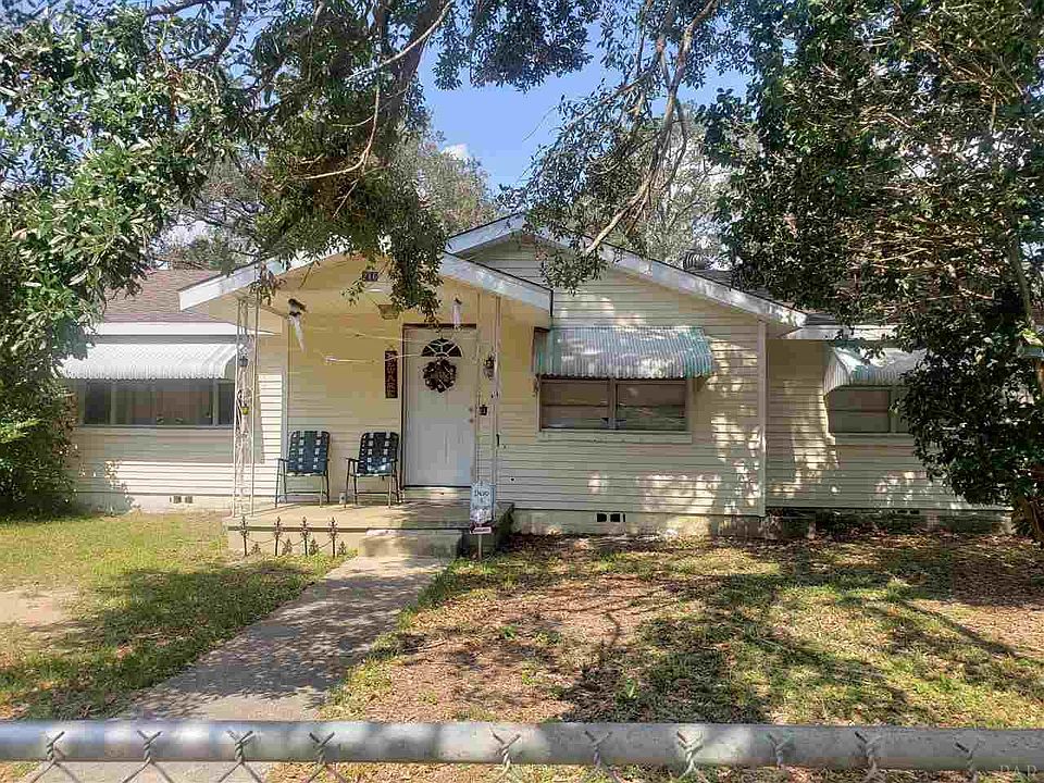 1st image of 216 Holly St