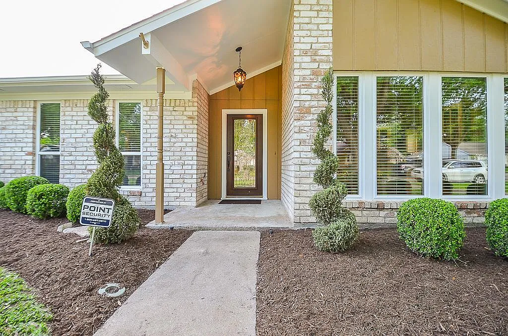 3 bed, 2.0 bath, 2289 sqft, $2,800 — Photo 4