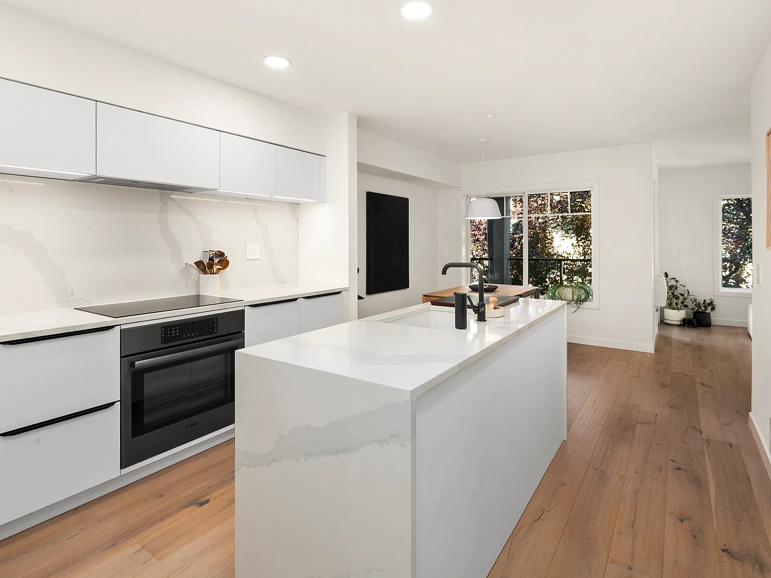 2 bed, 1089 sqft, $3,250 — Photo 2
