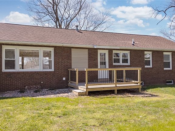 4th image of 214 Walnut Dr