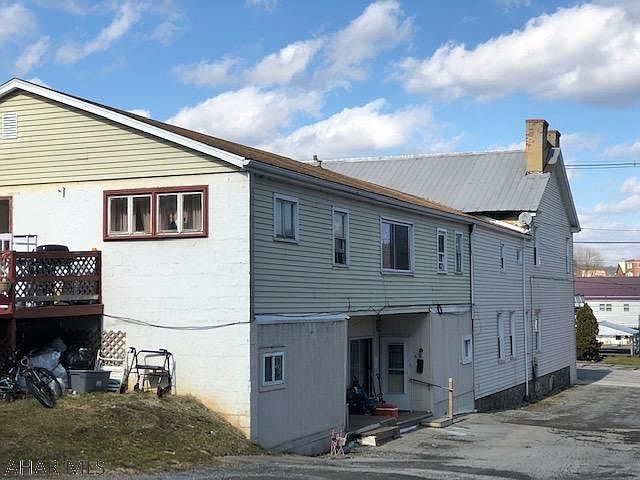 2nd image of 313 E 2nd St