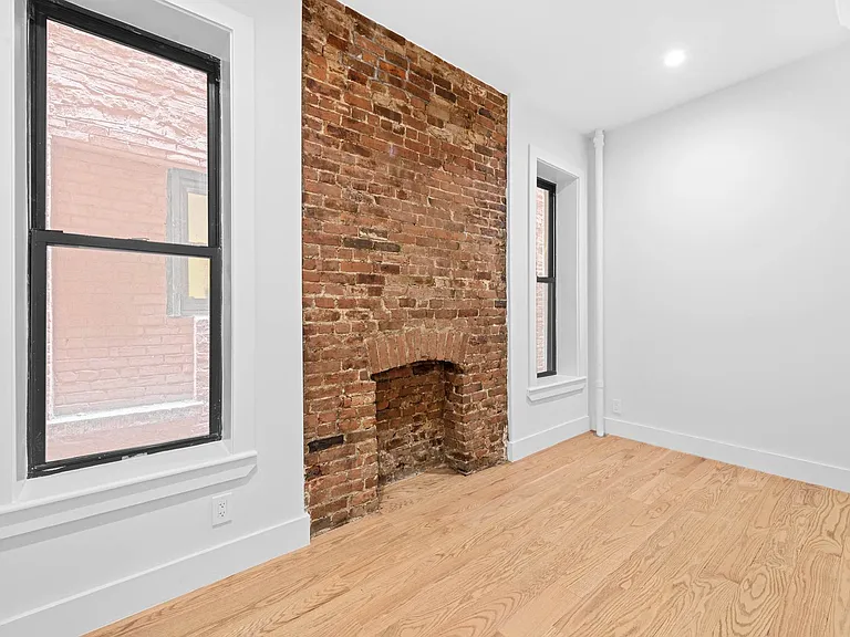 145 E 30th St #1L — Photo 4