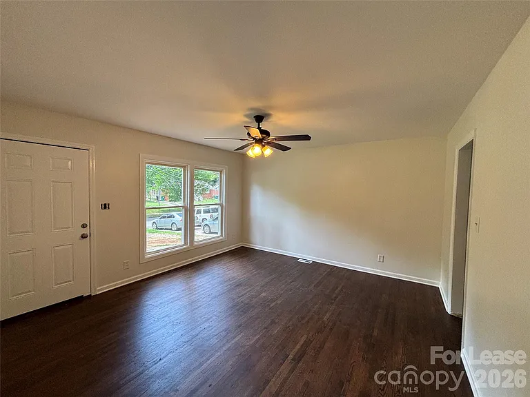 2627 Dora Dr — Photo 7