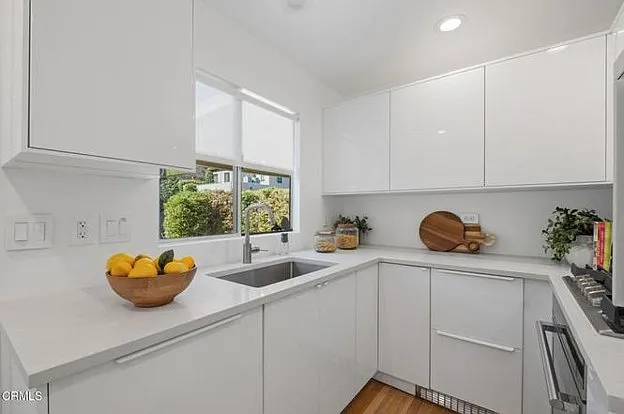15 Oak Knoll Gardens Dr — Photo 13