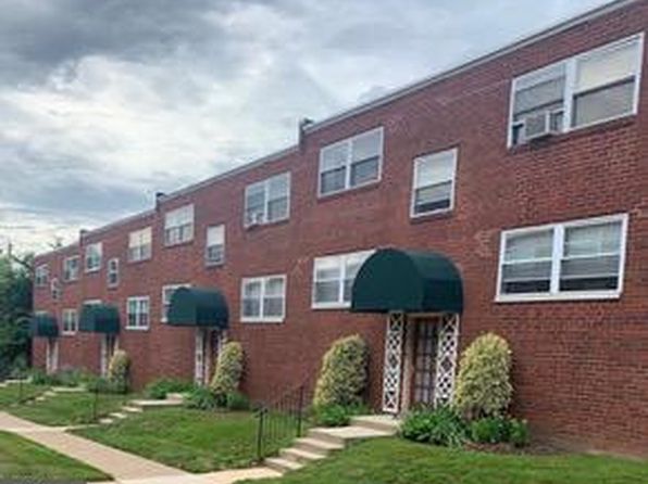 901 Pleasant Ave