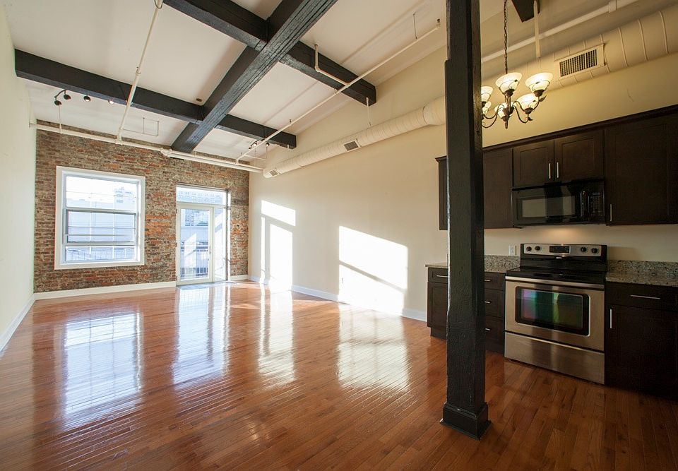 1st image of 246 E 11th St #500