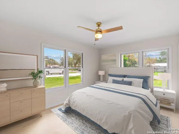 1205 E Widhelm, Beeville 78102