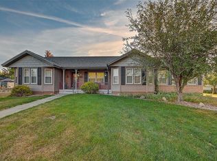 385 Wolf Valley Rd, Hiawatha, IA 52233