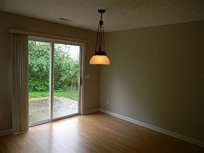 3rd image of 3860 Wedgefield Ct