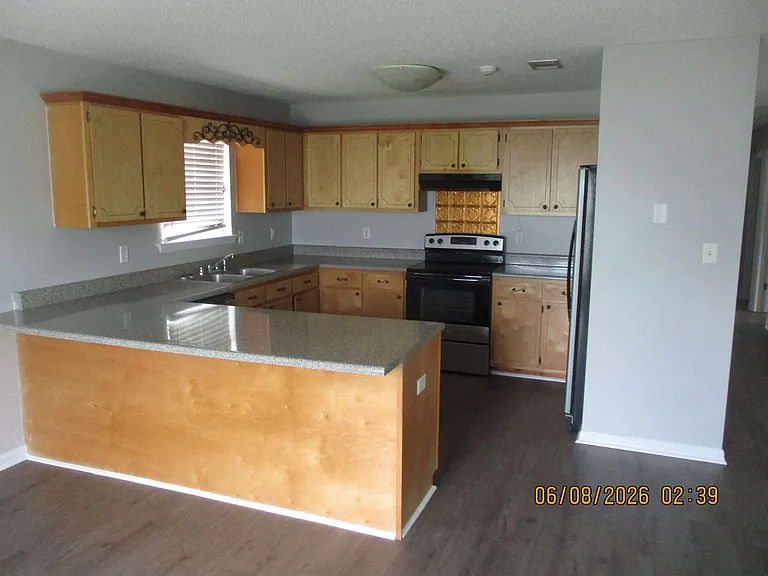 135 Twelve Oaks Ct — Photo 5