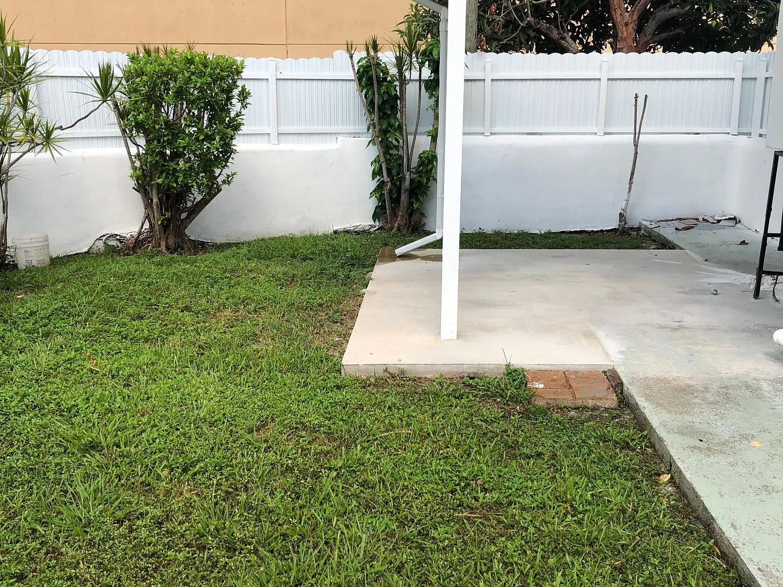 647 NW 46th St — Photo 4