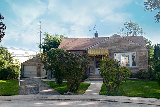 1st image of 3639 Nichols Ave