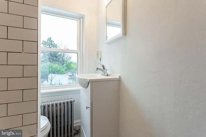 212 Franklin St — Photo 12
