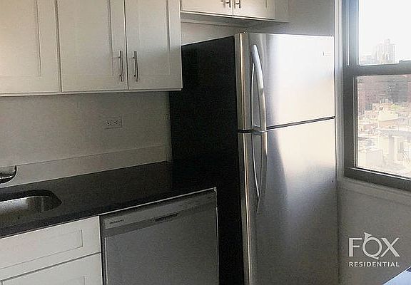 5th image of 201 E 83rd St APT 12D
