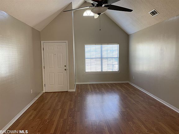 2nd image of 124 Appomatox Dr