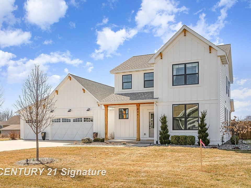 1st image of 8981 N Meadows Ct