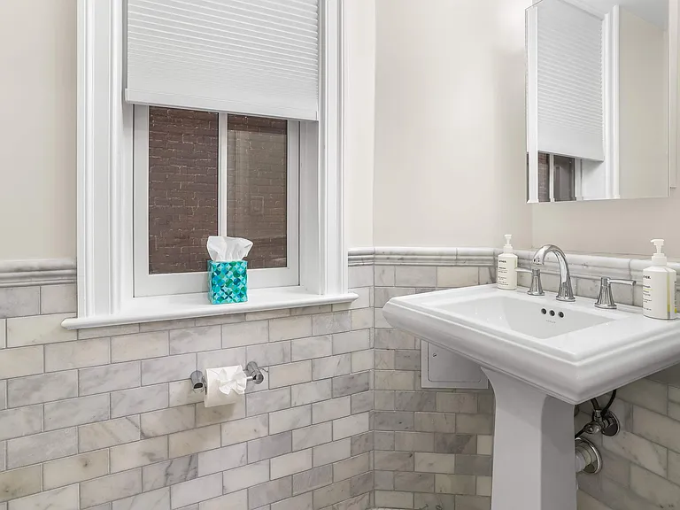 327 E Capitol St SE #2 — Photo 15