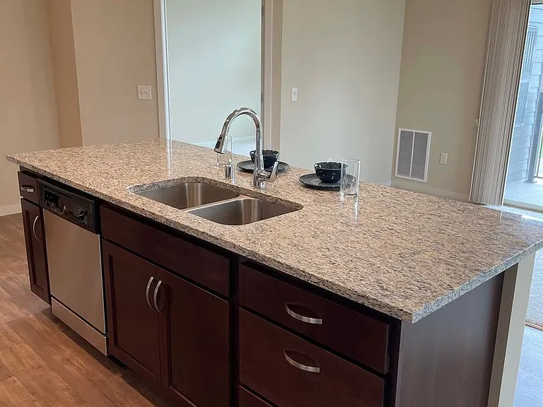 Lincoln Street Apartments — Photo 42