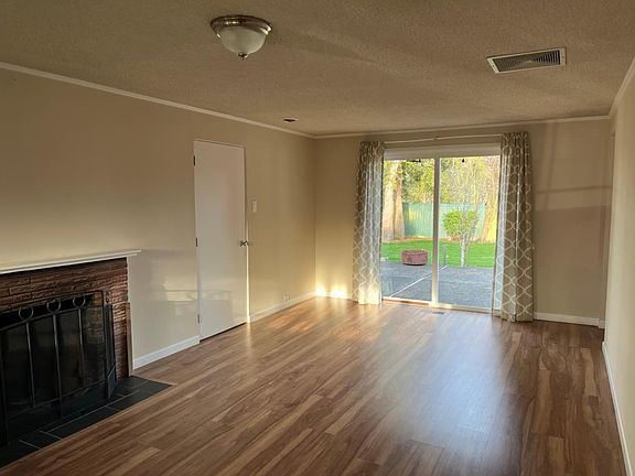 5th image of 17630 42nd Ave S