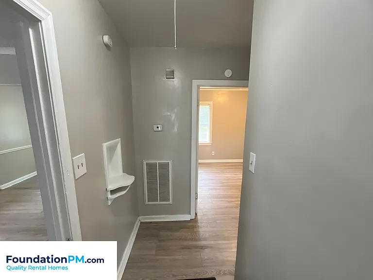 1847 Driftwood Ave — Photo 8