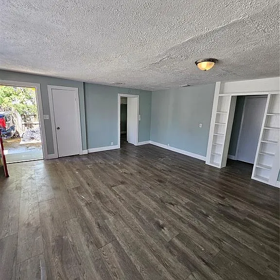 8305 N 13th St — Photo 3