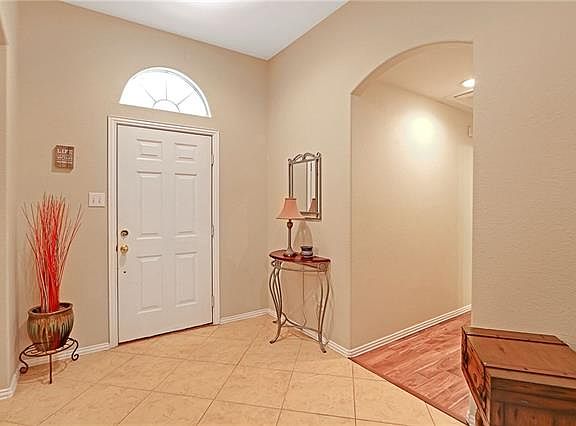 5th image of 205 Cinnamon Cir
