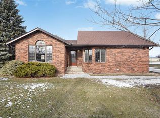 8710 Middle Side Rd, Amherstburg, ON N0R 1J0