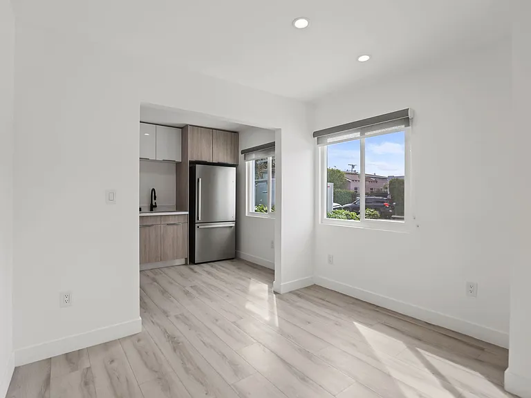 2034 S Garth Ave — Photo 36