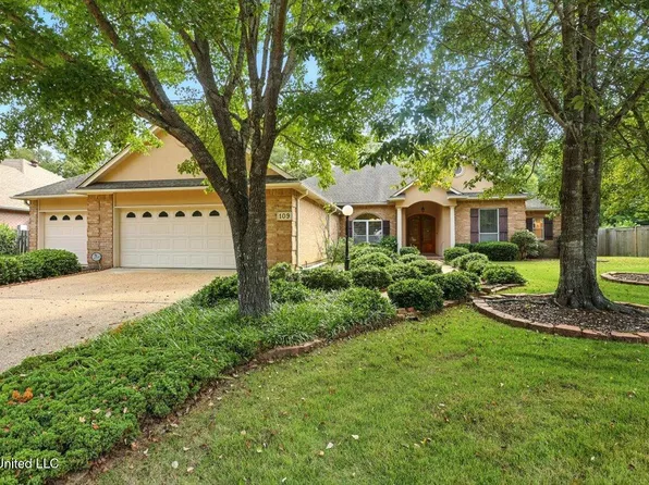 109 Brookside Cir, Clinton, MS 39056