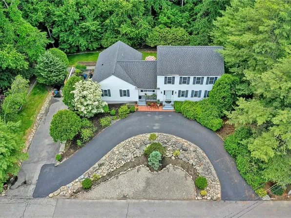 3 Cross St, Bristol, RI 02809