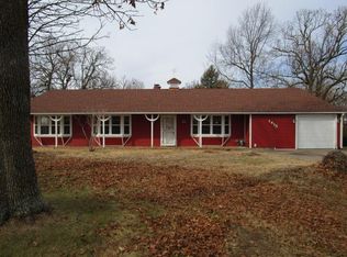 1415 S Jefferson Ave, Aurora, MO 65605