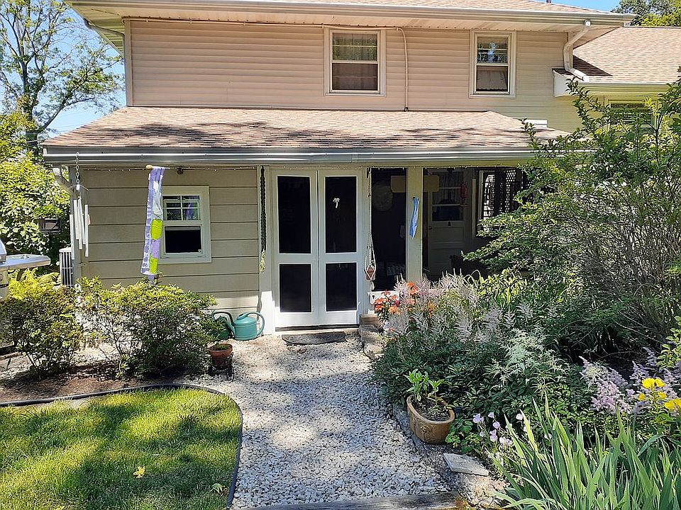 2nd image of 1204 Copley Pl S