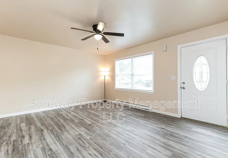 50 Dahlia St — Photo 4