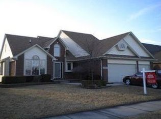 55221 Pacific Ridge Dr, Macomb, MI 48042