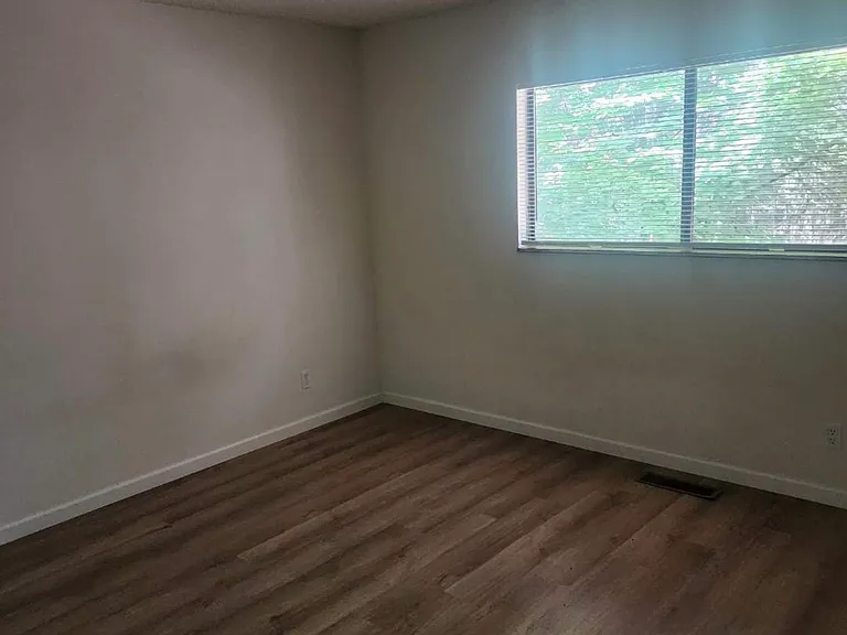 14421 Carnegie Rd — Photo 4